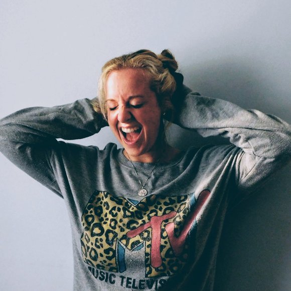 Meet your Posher, Jacqueline - Picture 1 of 2